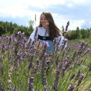 Meet your Posher, Amanda